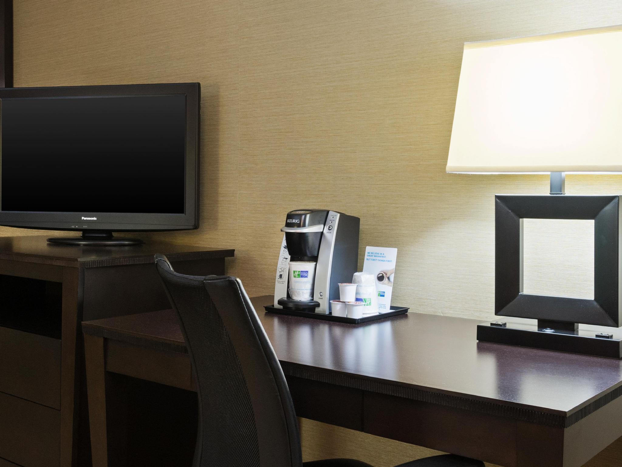 Holiday Inn Express Charleston-Civic Center By Ihg Eksteriør bilde