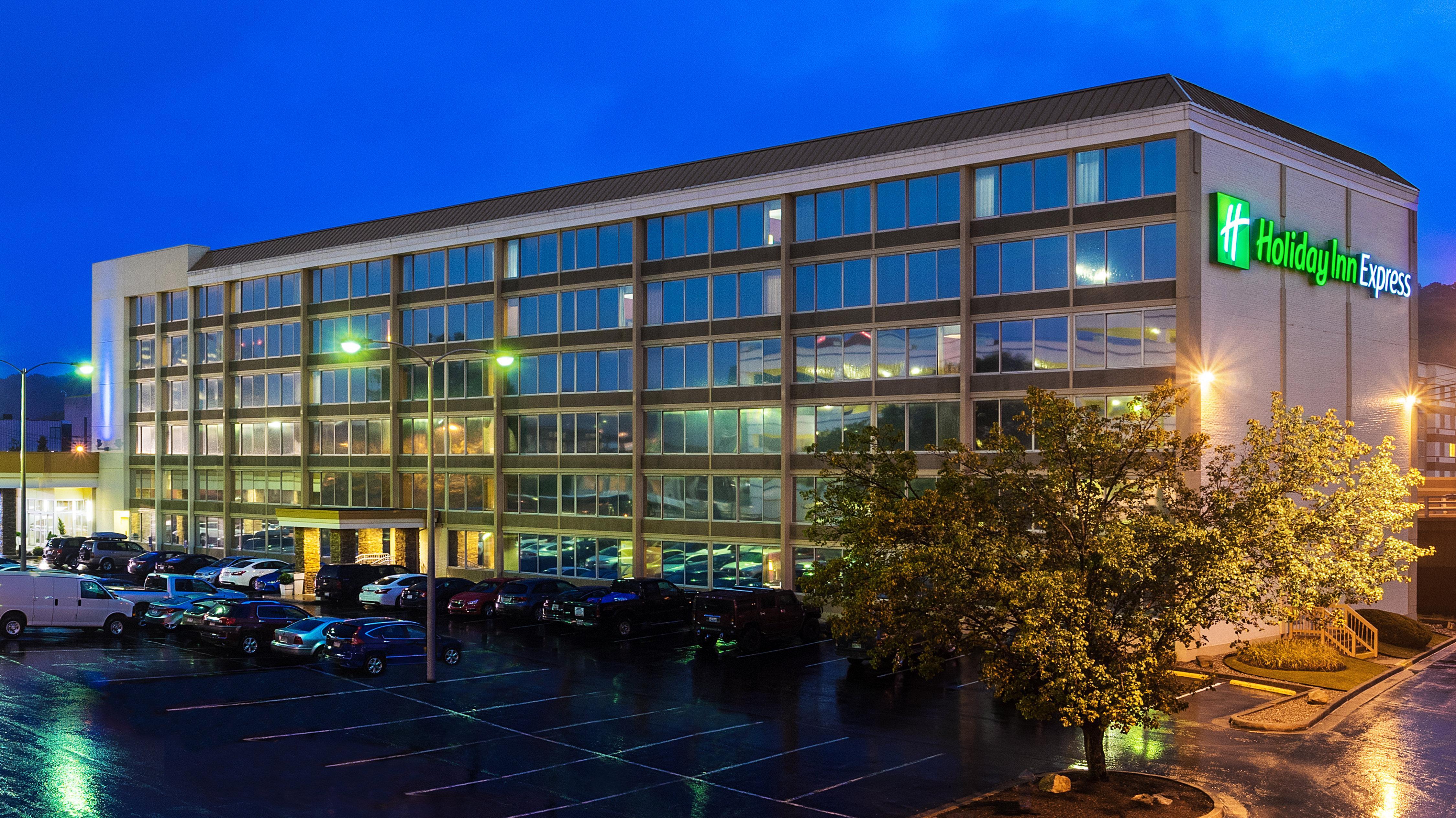 Holiday Inn Express Charleston-Civic Center By Ihg Eksteriør bilde