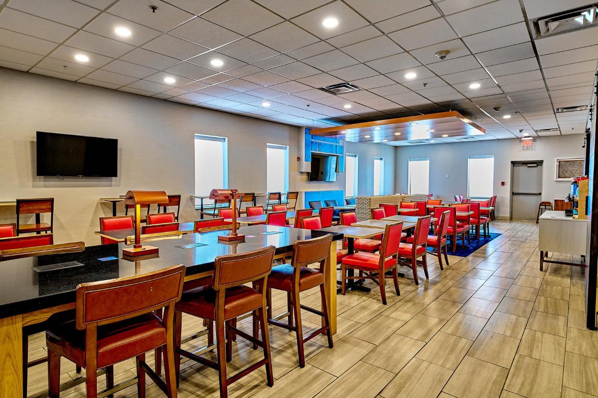 Holiday Inn Express Charleston-Civic Center By Ihg Eksteriør bilde